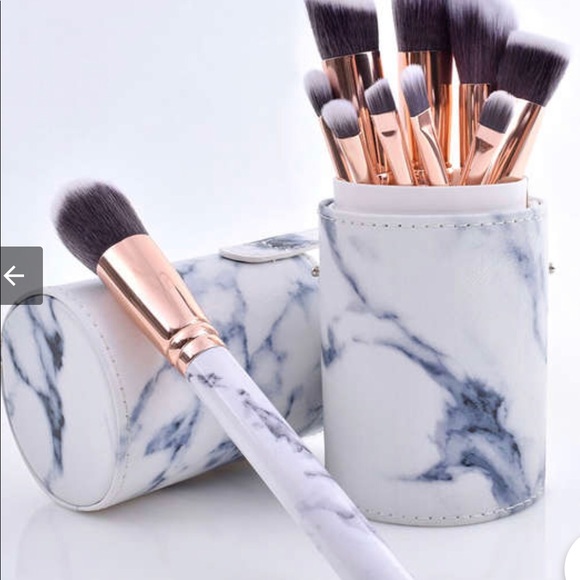 Make up brush - Picture 2 of 3